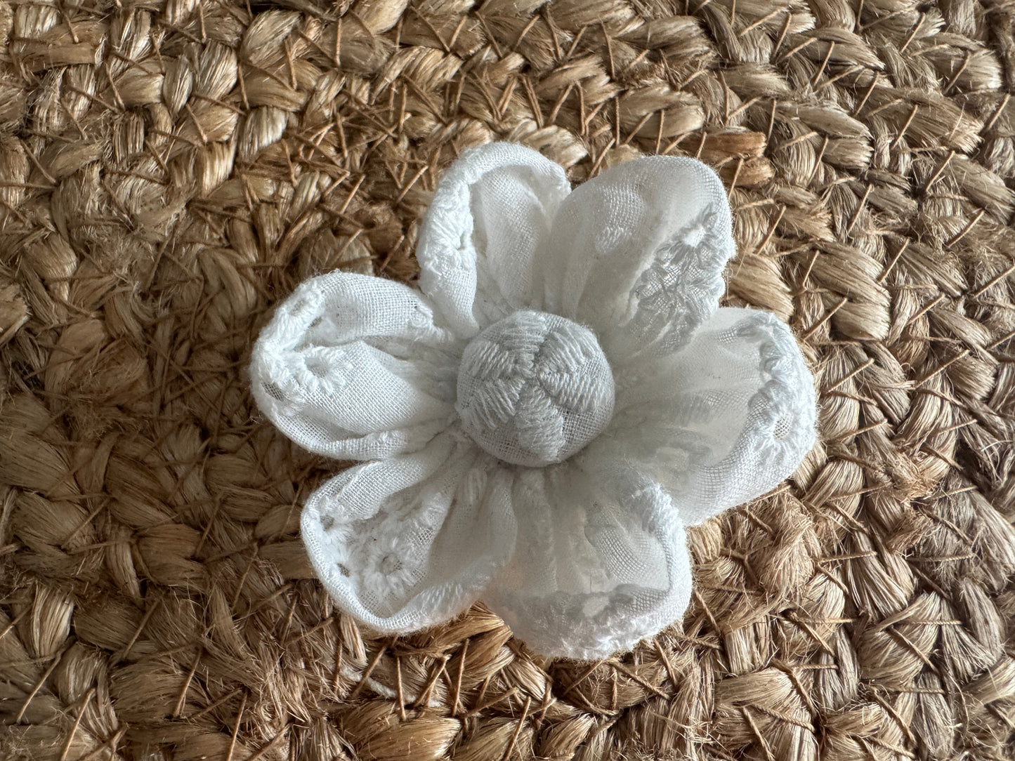 Collar flower, broderie anglaise, white