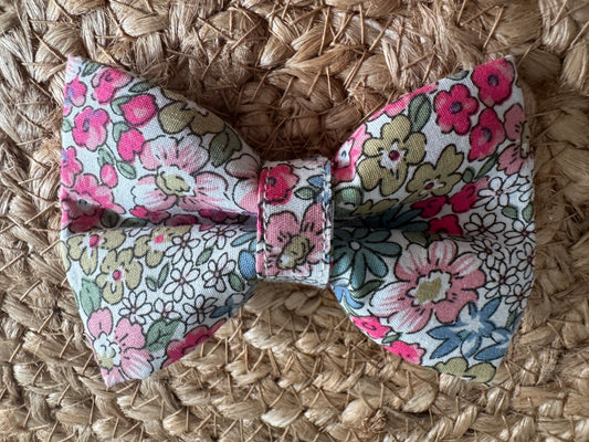 Bow, autumn flowers, pink