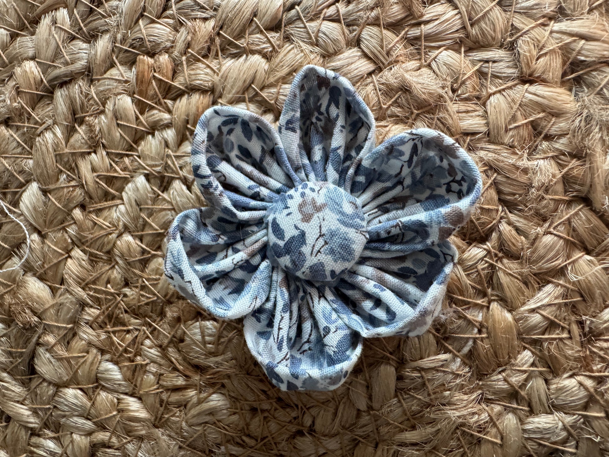 Collar flower, floral, blue