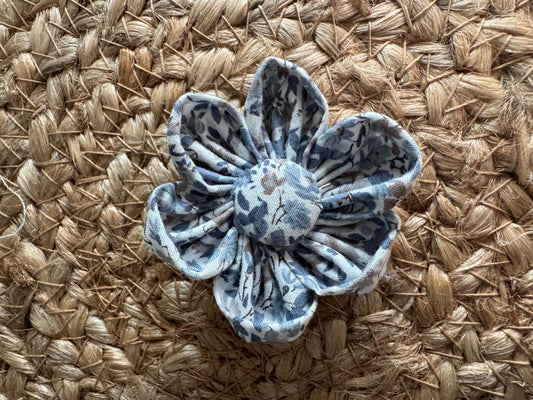 Collar flower, floral, blue