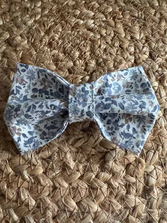 Bow tie, autumn flowers, blue